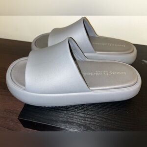 BRAND NEW J SLIDES J/SLIDES NYC WOMENS SIZE 8 BEACH SLIDES IN GREY EVA SQUISH